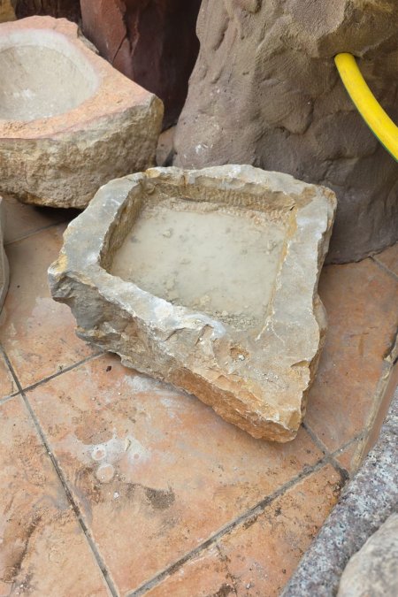 حوض حجر طبيعي  – 45×42 سم